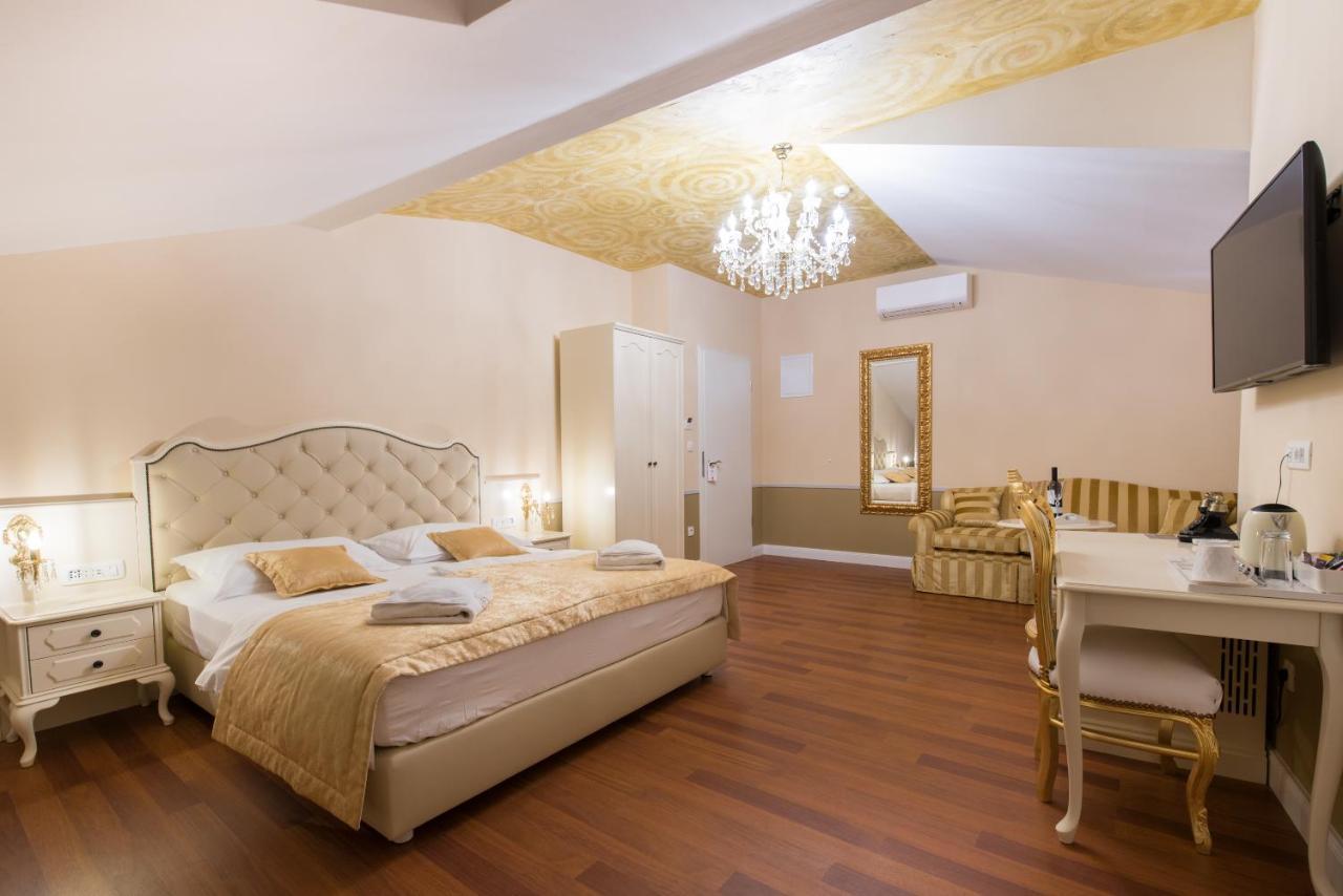 Square Heritage Hotel