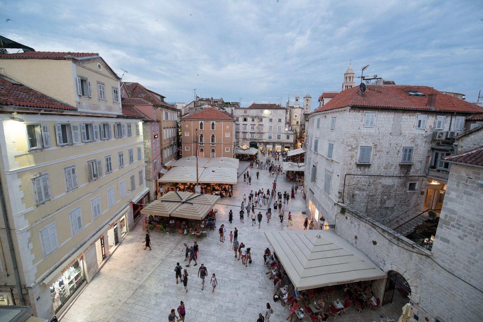 Square Heritage Hotel 4*